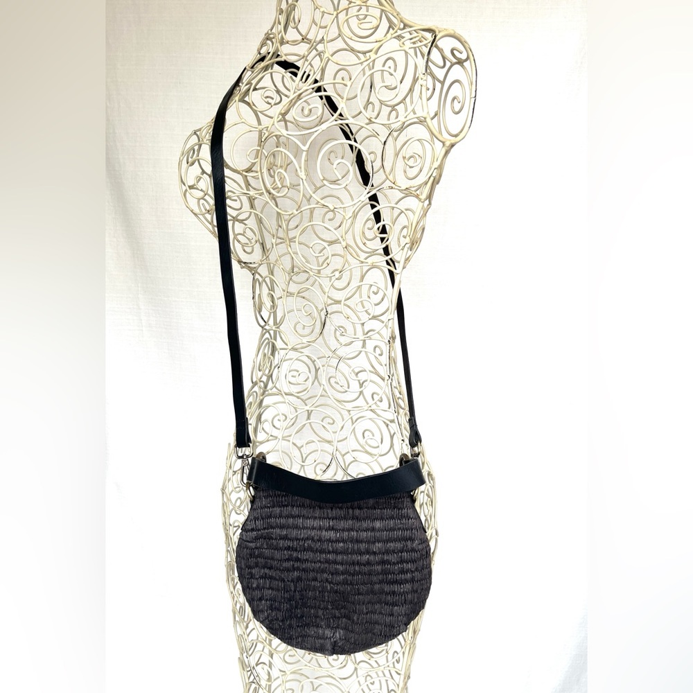 Soludos, Isla, straw and leather crossbody beth.